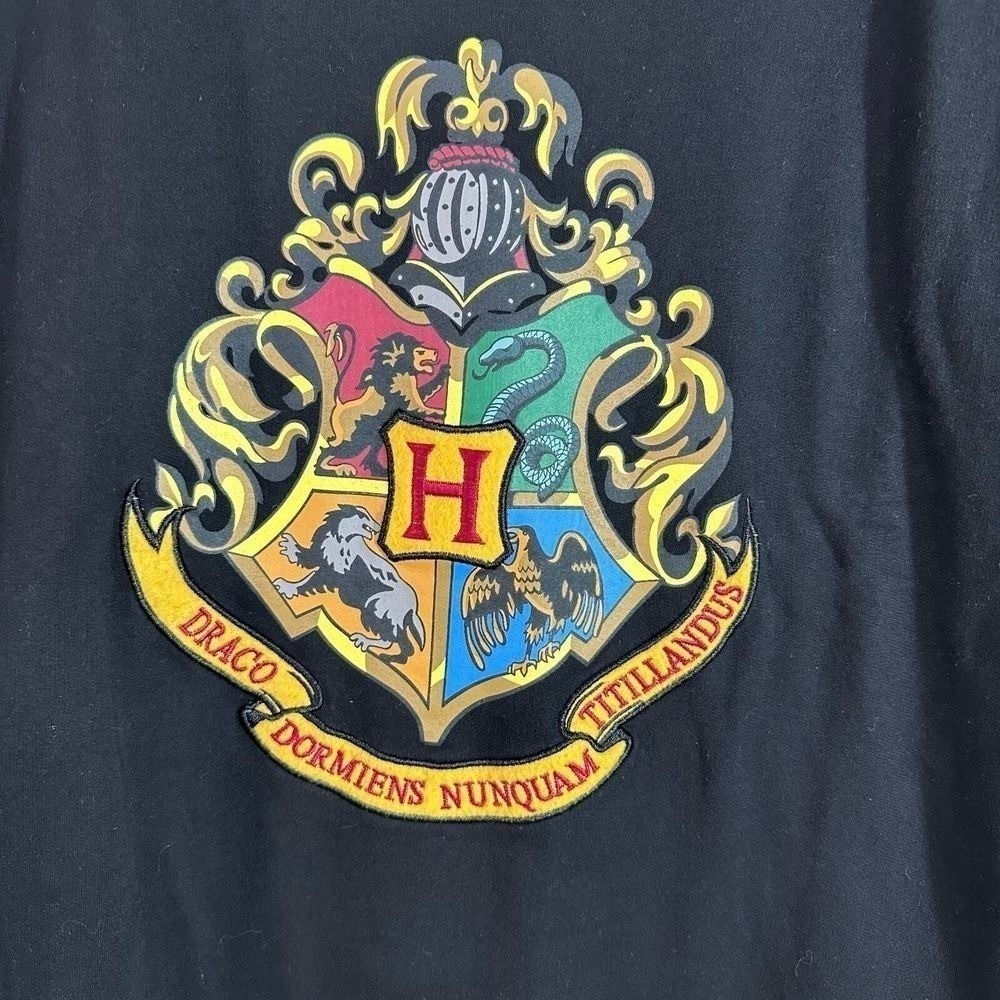Harry Potter Hogwarts Crest Sweatshirt Black Yellow Striped Raglan Universal S - Picture 4 of 8